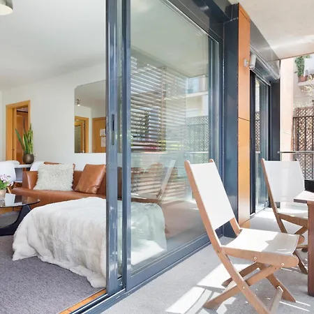 My Space Emirates - Spacious Near The Center Apartment Barcelona
