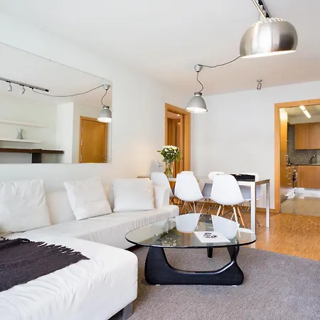 My Space Emirates - Spacious Near The Center Apartment Barcelona