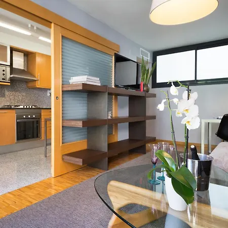 My Space Emirates - Spacious Near The Center Apartment *