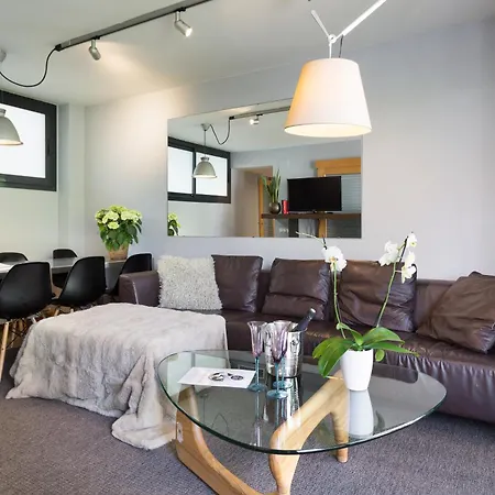 My Space Emirates - Spacious Near The Center * Barcelona