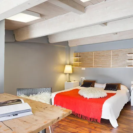 My Space Emirates - Spacious Near The Center Apartment Barcelona