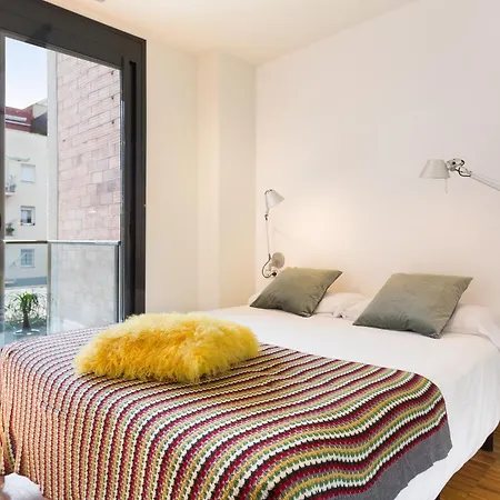 My Space Emirates - Spacious Near The Center Apartment Barcelona