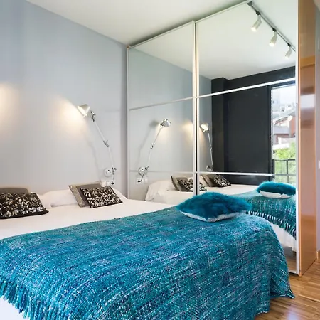 My Space Emirates - Spacious Near The Center Apartment Barcelona